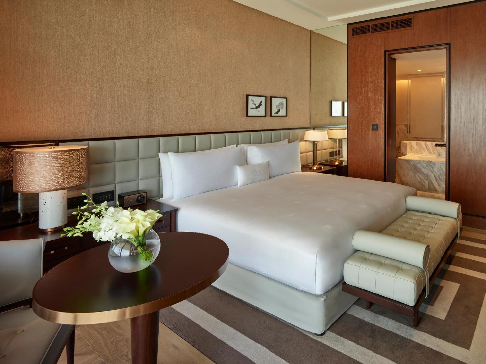 월도프 아스토리아 두바이 인터내셔널 파이낸셜 센터 호텔 외부 사진 A bedroom at the hotel